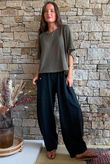 Suri Cushion Cotton Button Pocket Barrel Pant Black